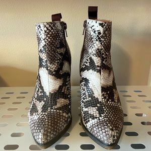 Fray ID snakeskin heeled boots size 37